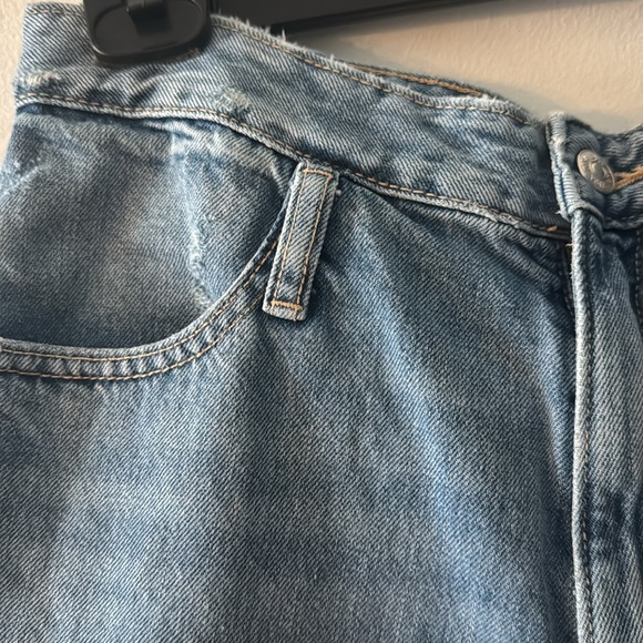 Zara Relaxed Fit Light Blue Jeans - Picture 4 of 6